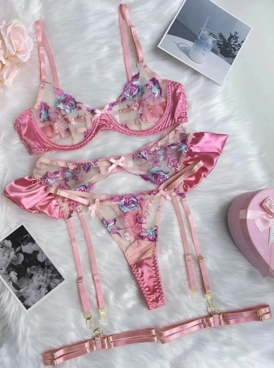 Guan Lace Floral Garter Intimate Set